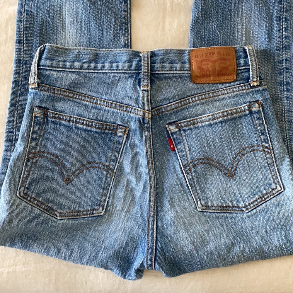 Levi’s wedgie ankle jean